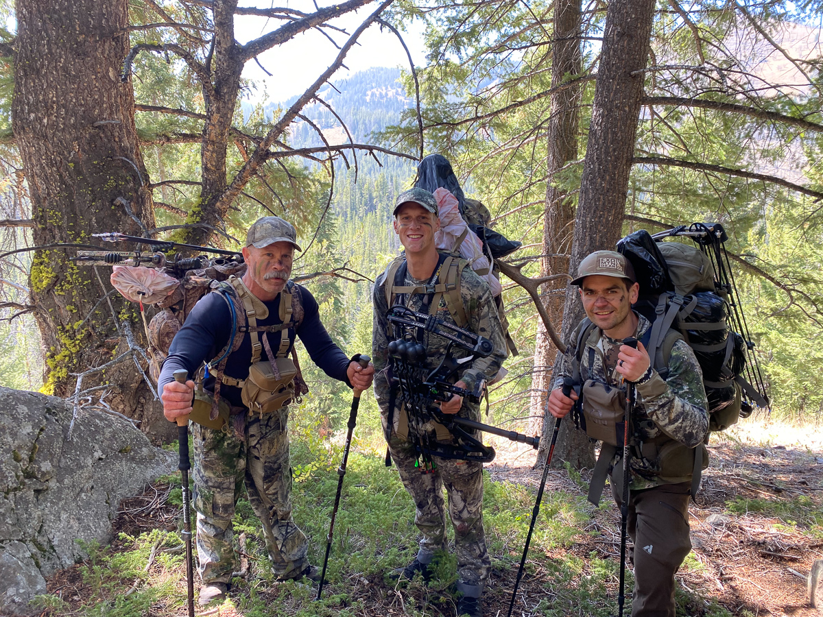 Kyle Kamp of Valley to Peak Nutrition packing an elk out of the backcountry